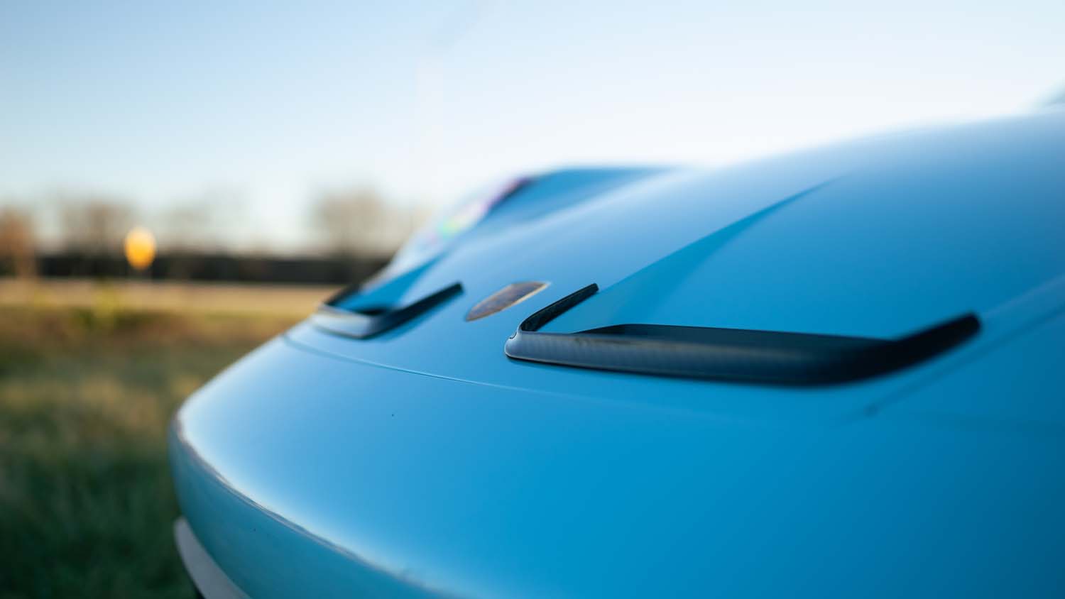 Verus Carbon Radiator Duct Gurney - 992 GT3