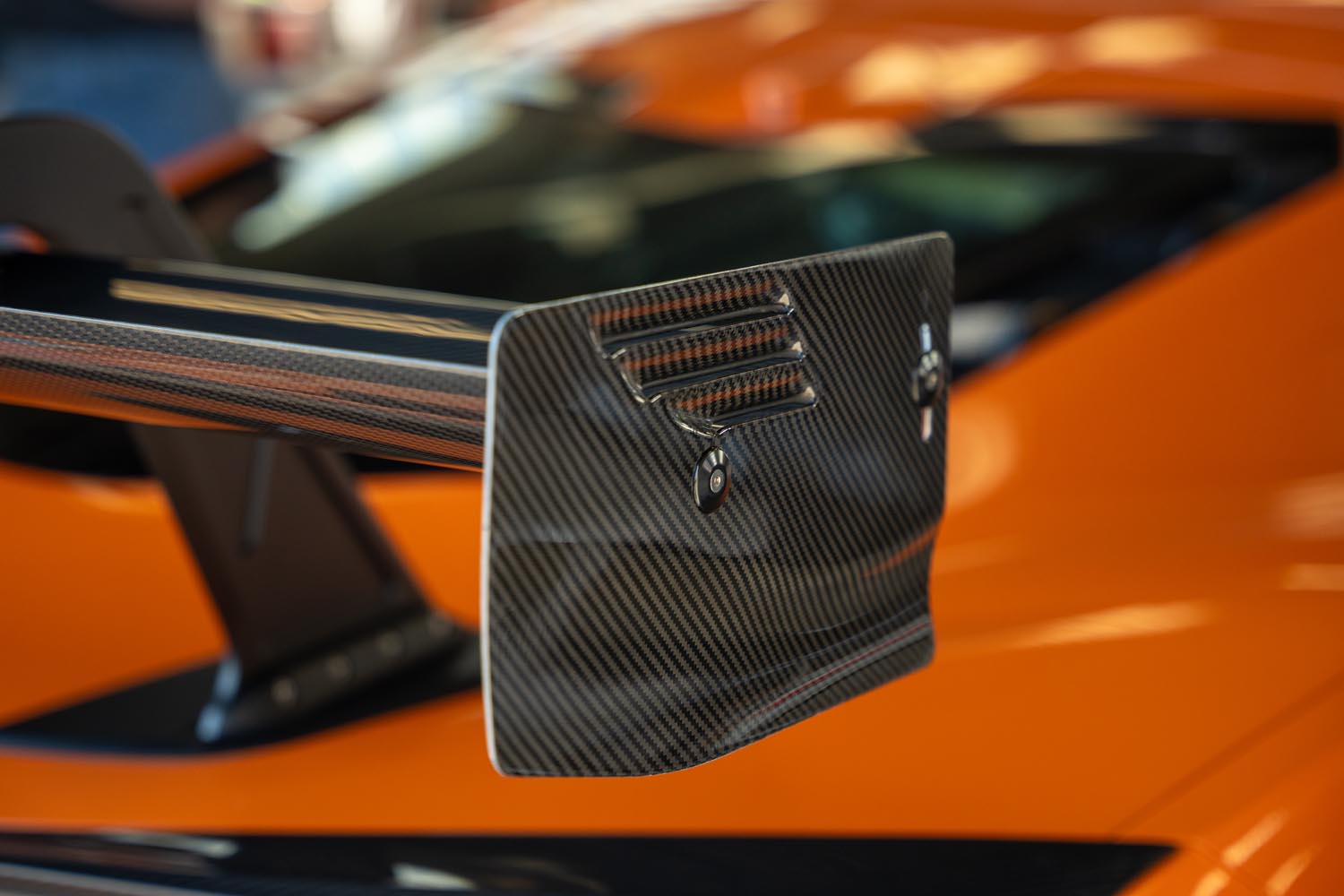 Verus C8 Stingray Swan Neck UCW Rear Wing Kit